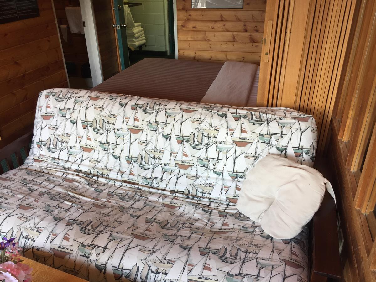 Falcon Lake Hotel エクステリア 写真