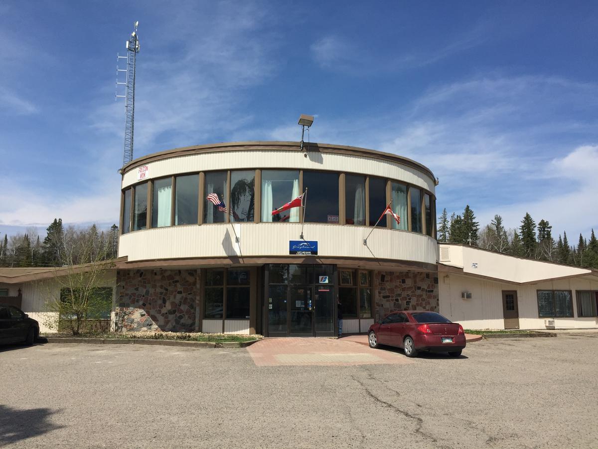 Falcon Lake Hotel エクステリア 写真